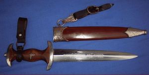 Cedric Rolly Armes Anciennes - dague sa troupe modele 33 - Dague