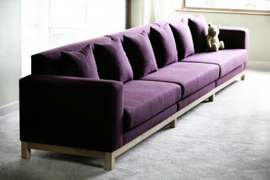 Pietersen Furniture Makers - Canapé 5 places-Pietersen Furniture Makers-A long, elegant sofa upholstered in felted wool on