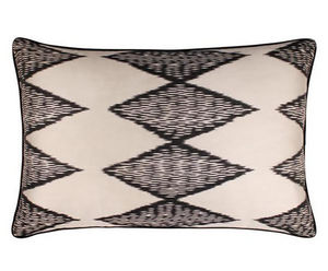 MAISON KHEL - silky ikat noir & blanc sumaï - Cushion Cover
