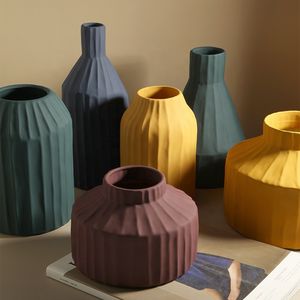PAVAO STUDIO -  - Decorative Vase