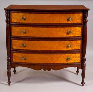 AMERICAN SPIRIT ANTIQUES - commode en acajou - Chest Of Drawers