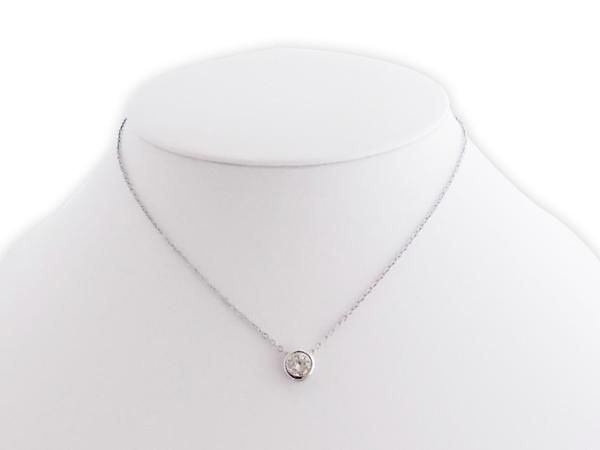 WHITE LABEL - Necklace-WHITE LABEL-Collier argenté pendentif scintillant gros strass 
