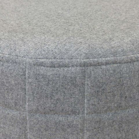 WHITE LABEL - Floor cushion-WHITE LABEL-Pouf gris matelassé effet feutrine