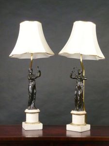 3details - a pair of bronze figural table lamps - Lámpara De Sobremesa