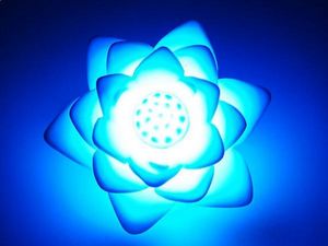 WHITE LABEL - mini lampe led 7 couleurs lotus  lumineux lumiere - Lámpara De Sobremesa