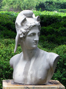 BARBARA ISRAEL GARDEN ANTIQUES - marble bust of perseus - Statua